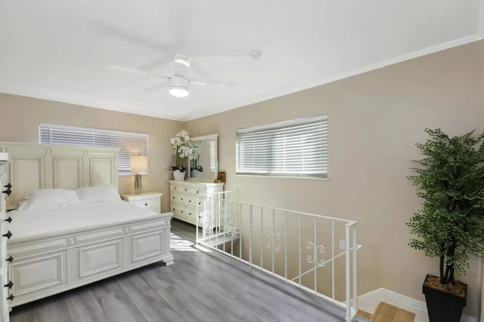 Upper Beach Front Escape Unit B