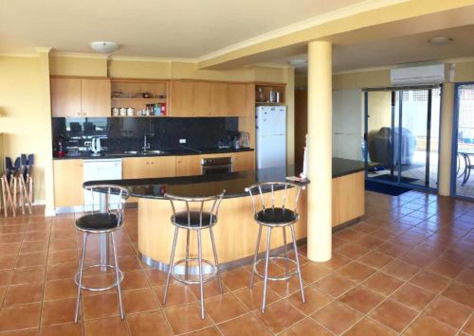 Horizons Beachfront Apartment