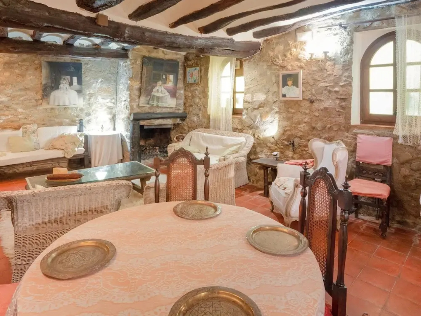 Rustic Holiday Home in Tolva near Mont Rebei Lake