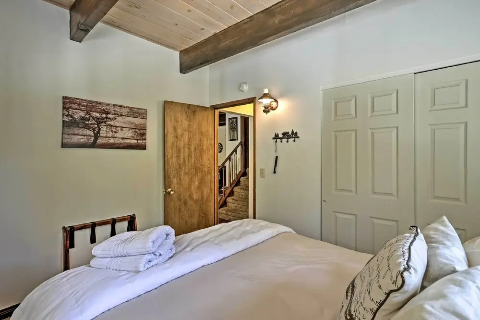 Stunning Mountain-top Getaway w/ Multi-level Decks