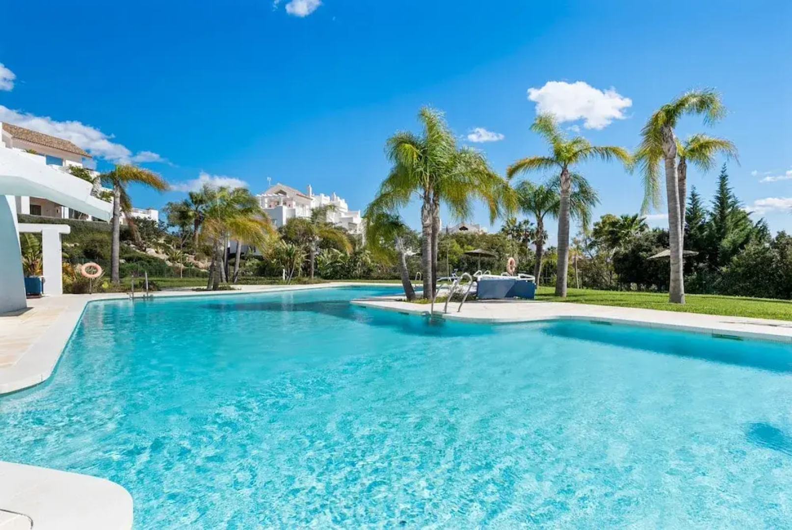 Scenic Apartment in Alcazaba Lagoon Ref M55