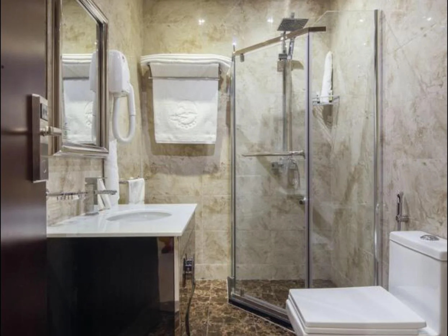 Burj Al Hayah Hotel Suites Al Falah