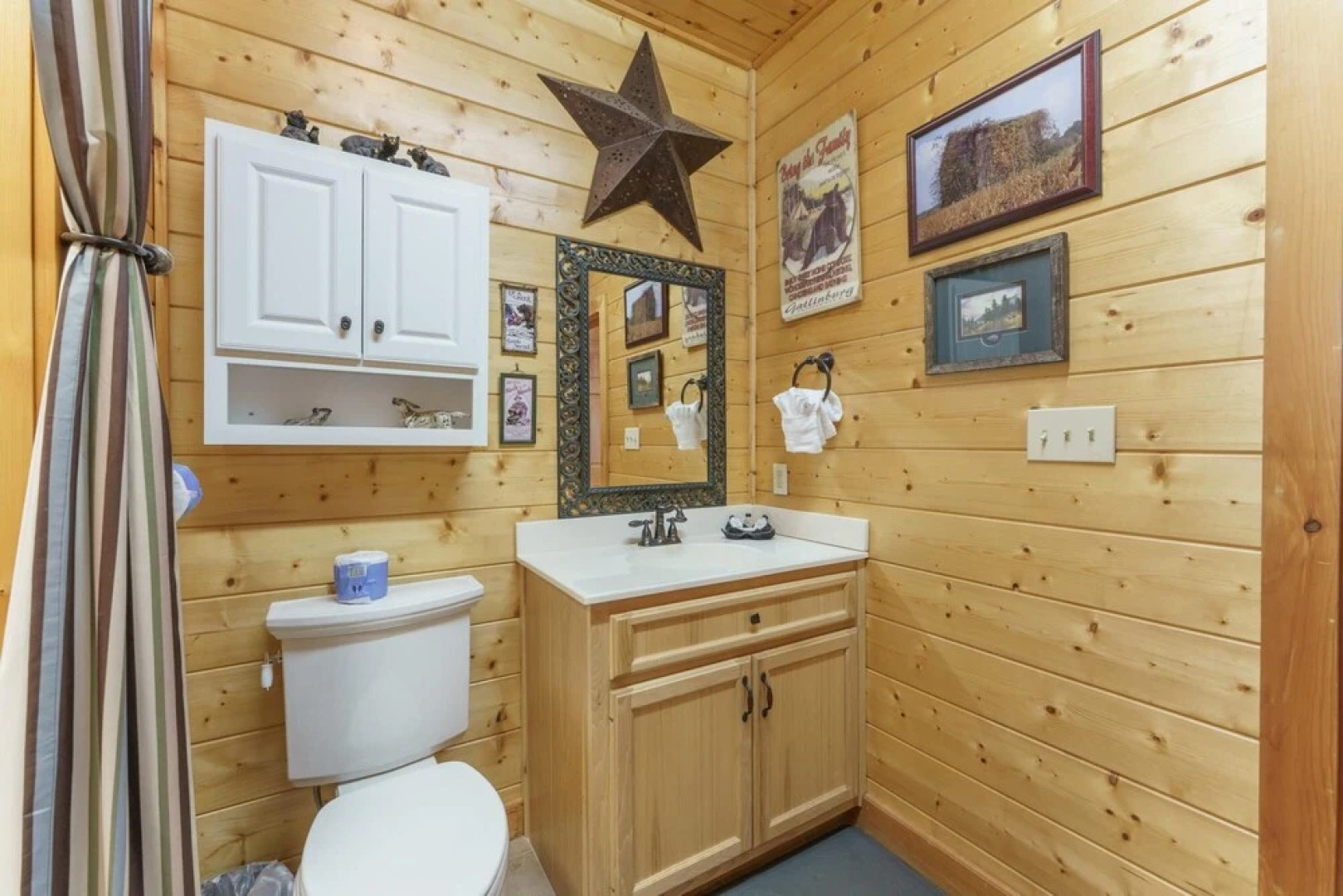 Peacewood : Hot tub, Lake Views, Private