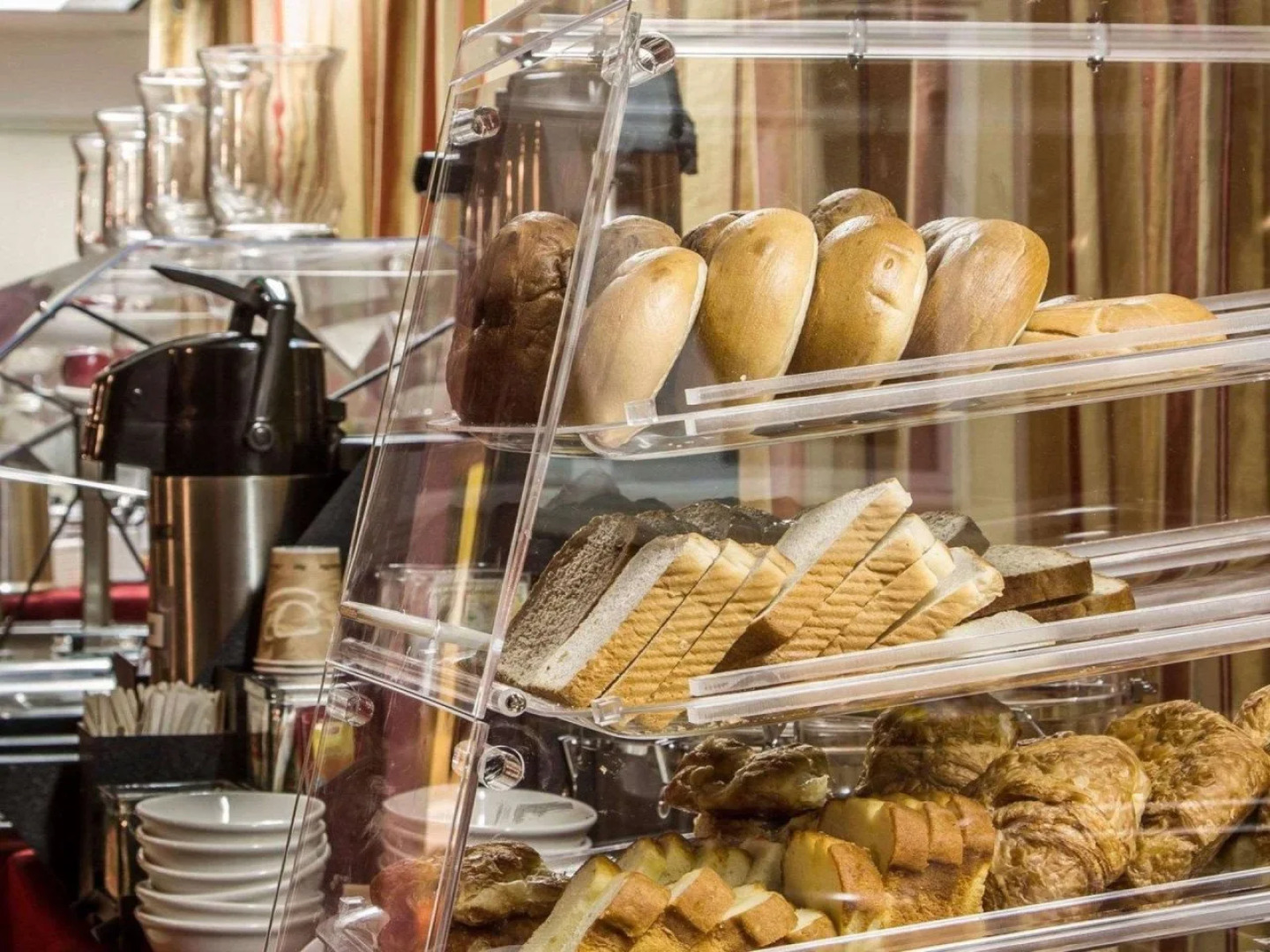 Ramada by Wyndham Oakland Downtown City Center