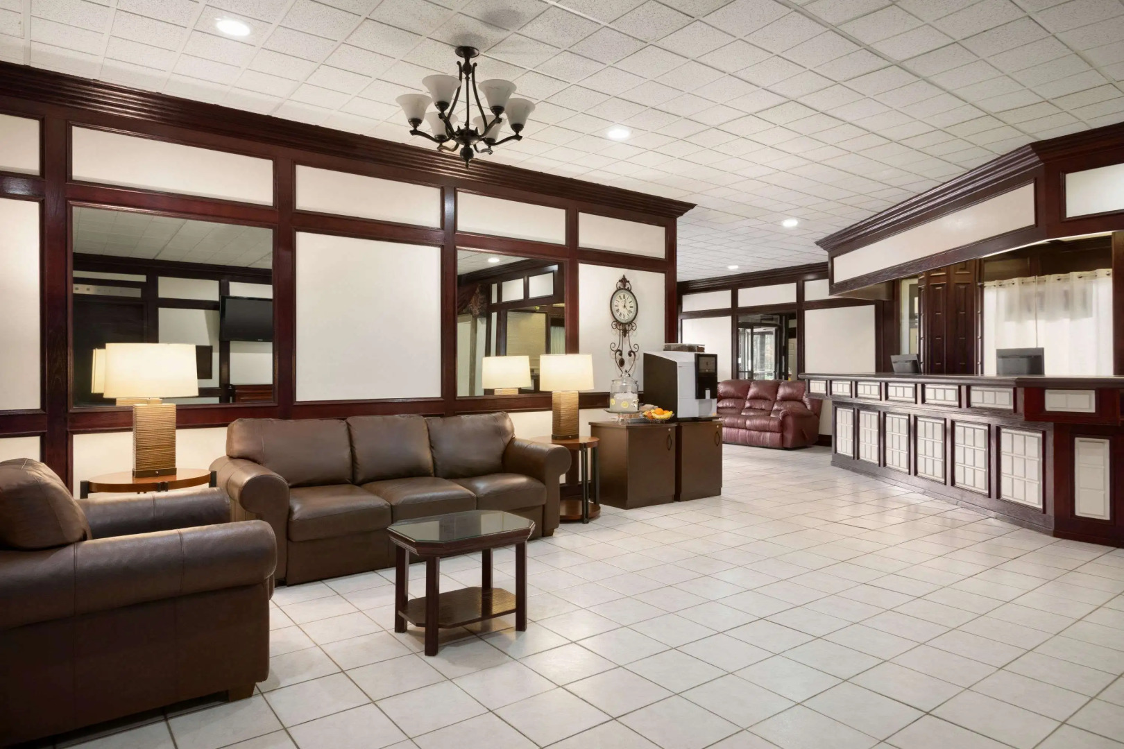 Travelodge By Wyndham Conference Centre & Suites Whitecourt