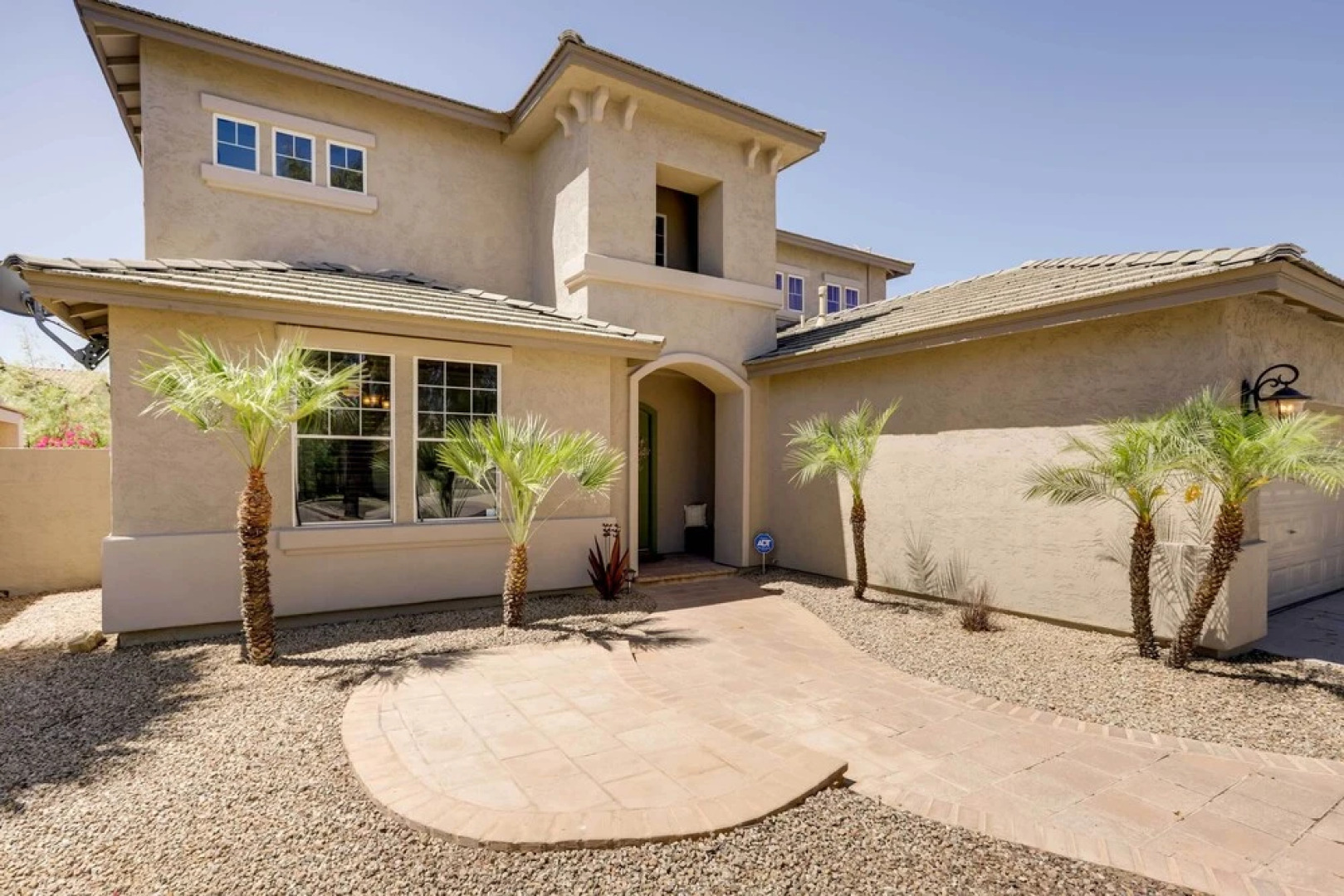 Pool, Fire Pit & Grill: Goodyear Home!