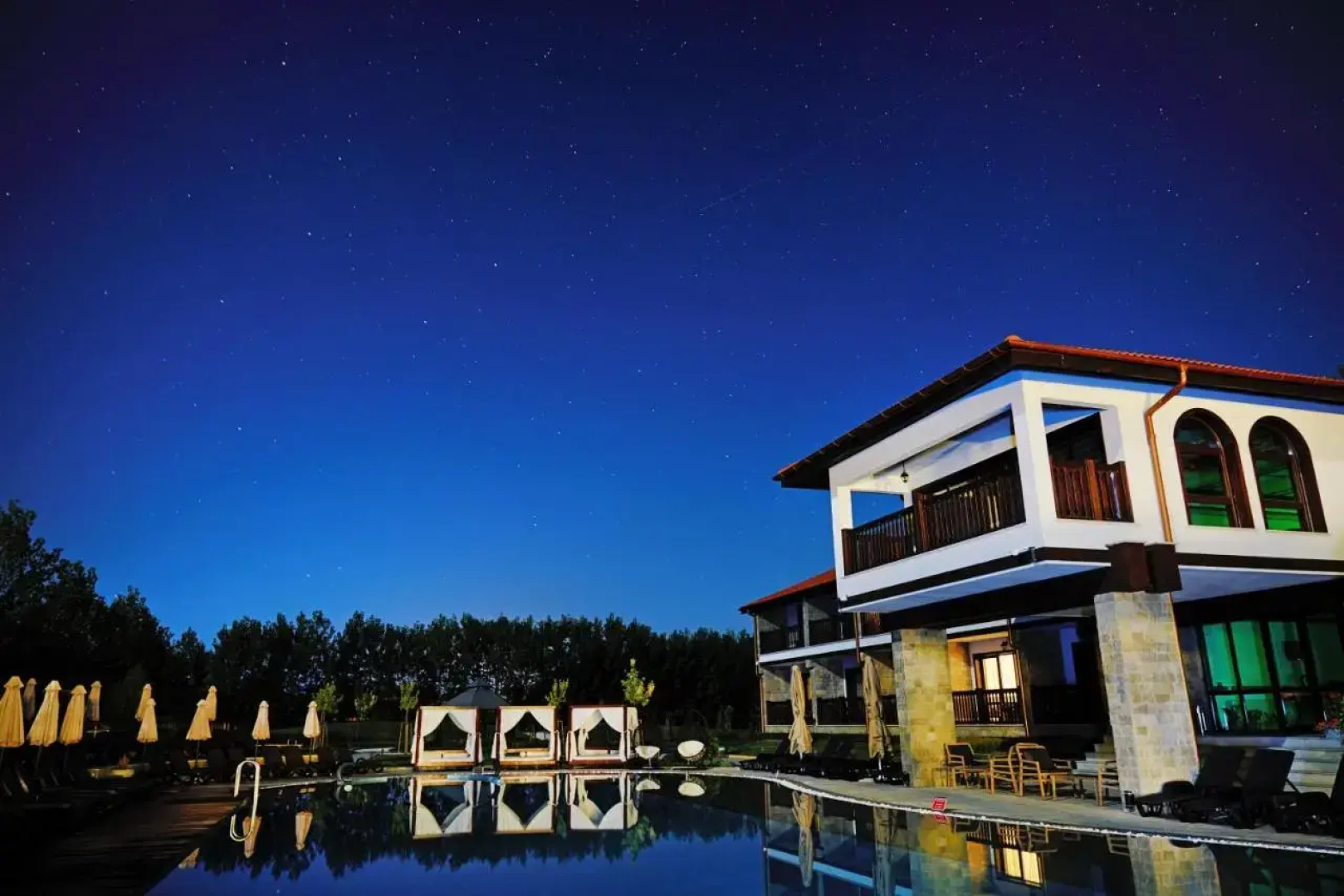 Boutique Complex Trakiets