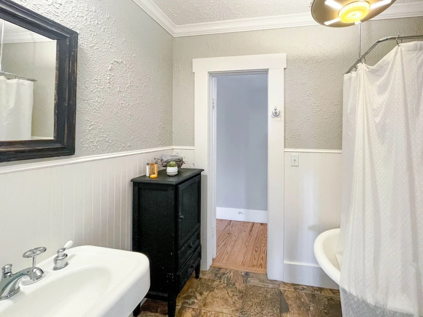 Blue Haus Hot Tub-fire Pit-game Room Walk to Main