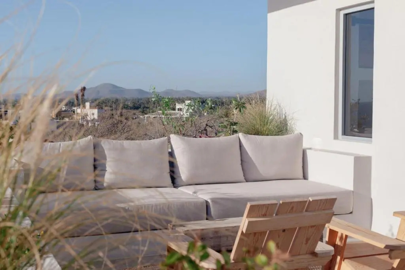 Topia Retreat - Surf Suite Sur