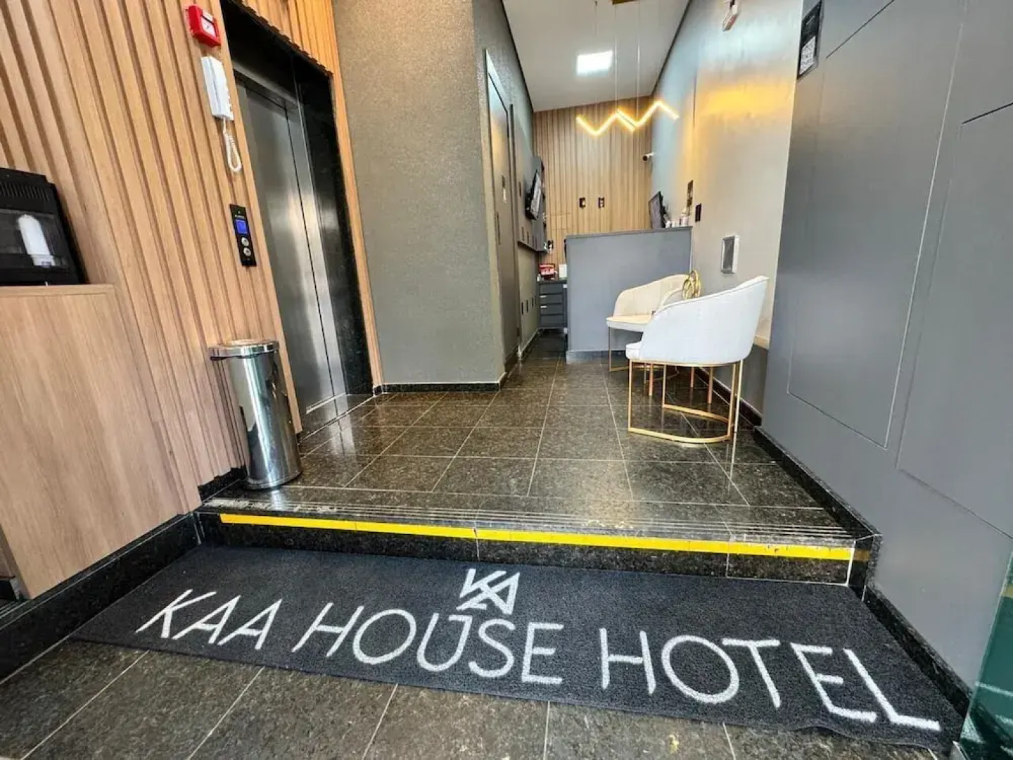 Kaa House Hotel