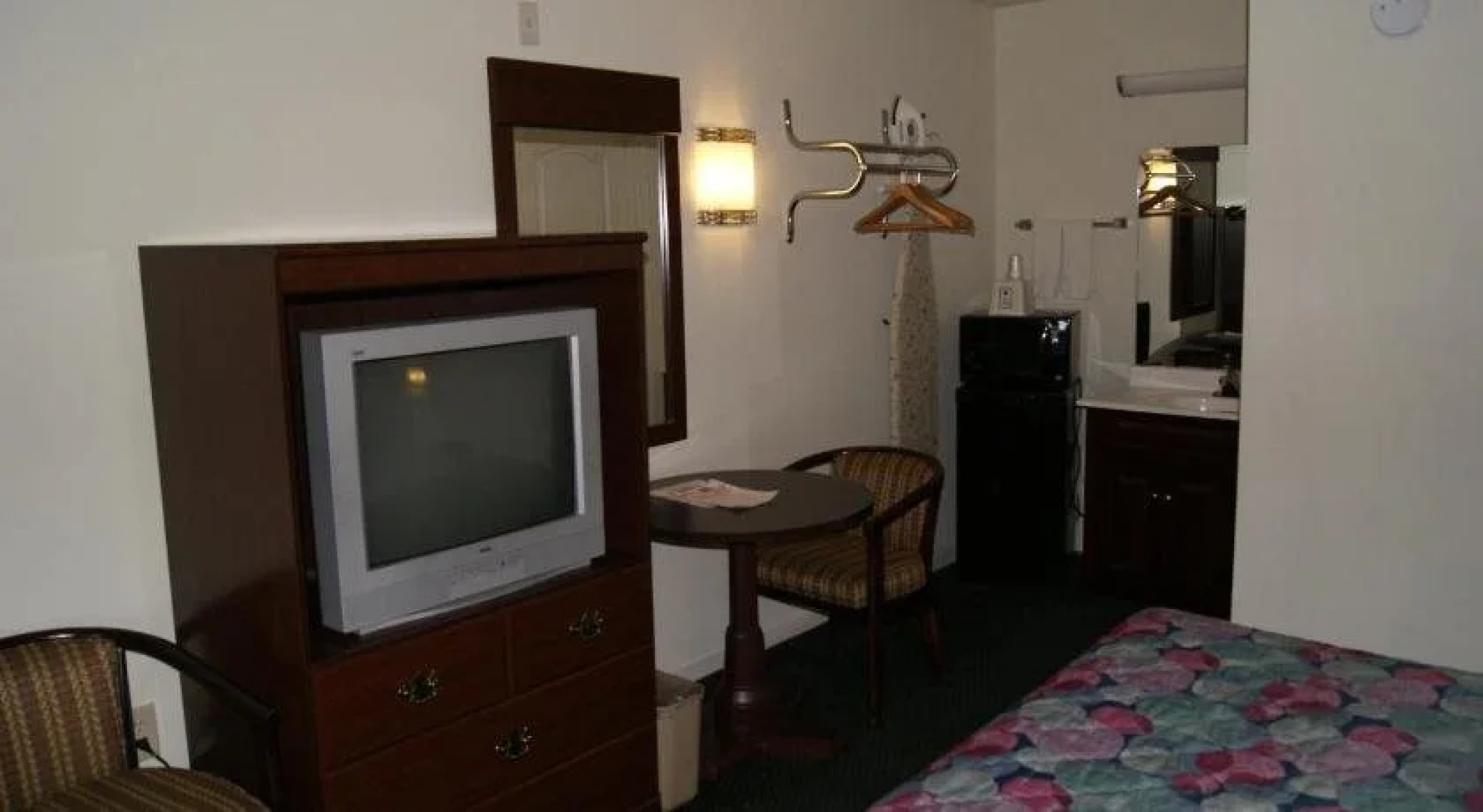 American Inn And Suites