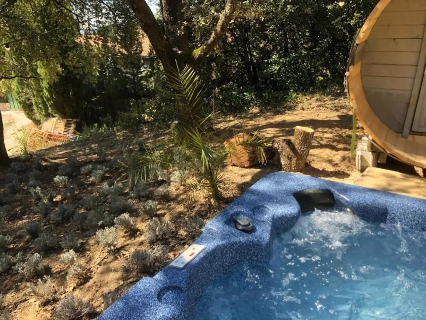 Suite Royale- 2 Double Rooms - 4 SAISONS - Piscine Chauffée Toute l'année - SPA- JACUZZI -SAUNA- POOL VIEW - Heated POOL -800m City Centre