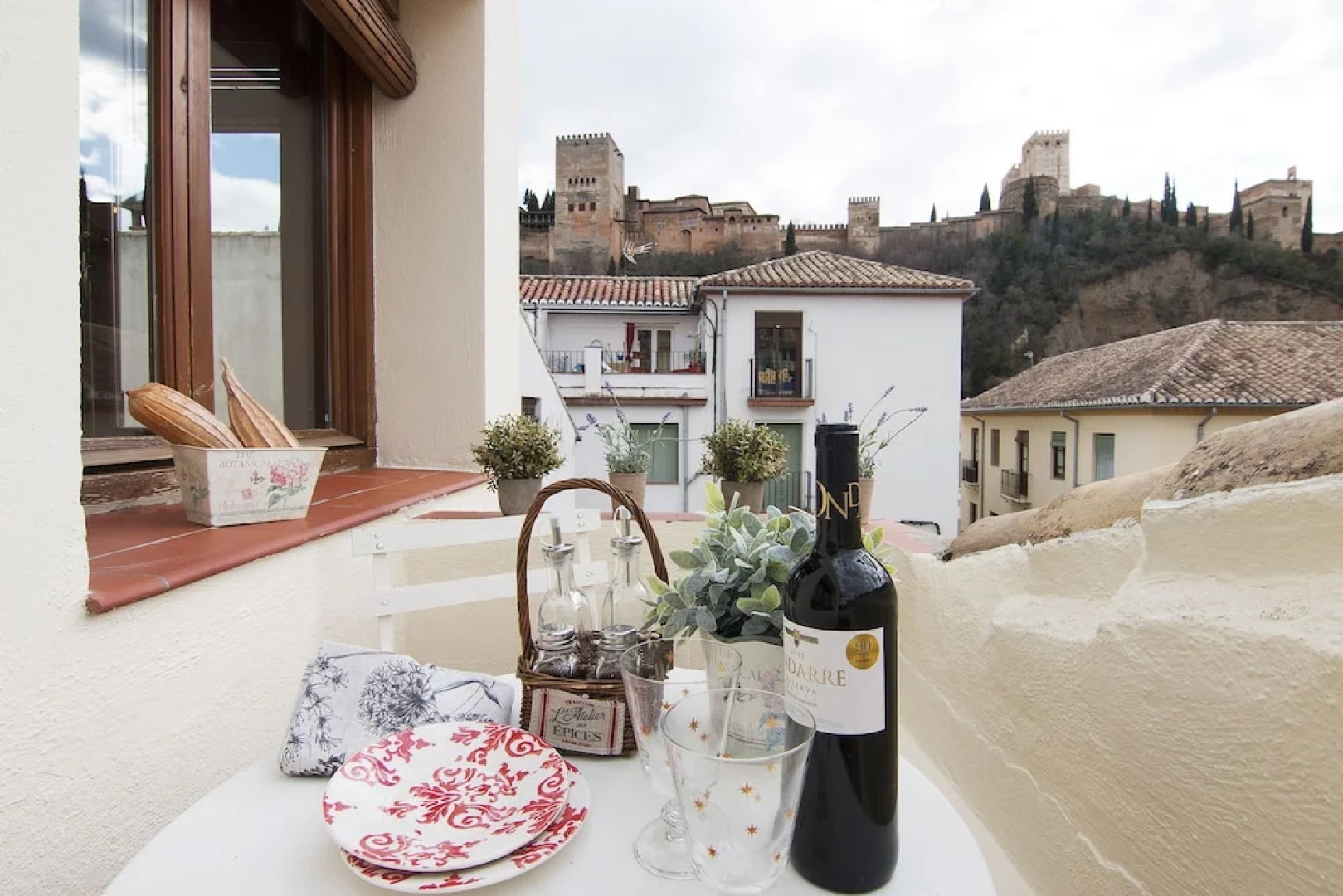 Alhambra Penthouse parking free