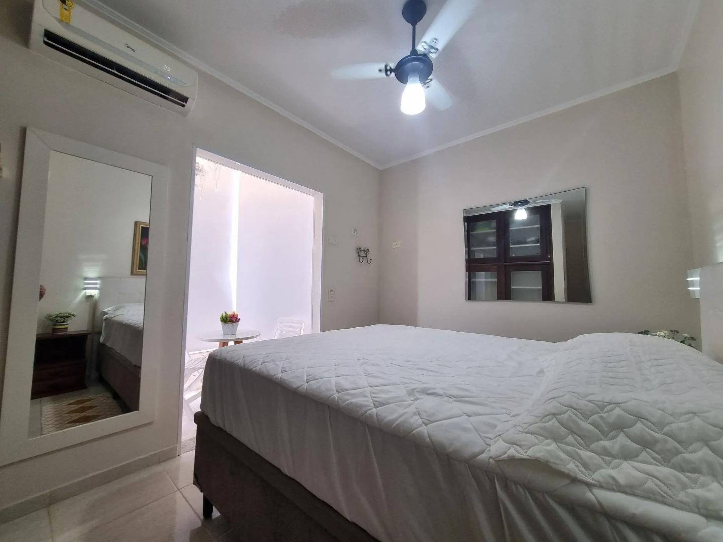 Apto em frente à praia em Caraguatatuba