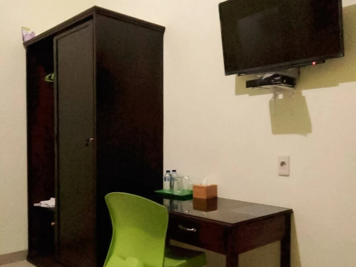 RedDoorz near Pantai Pandan Sibolga 2