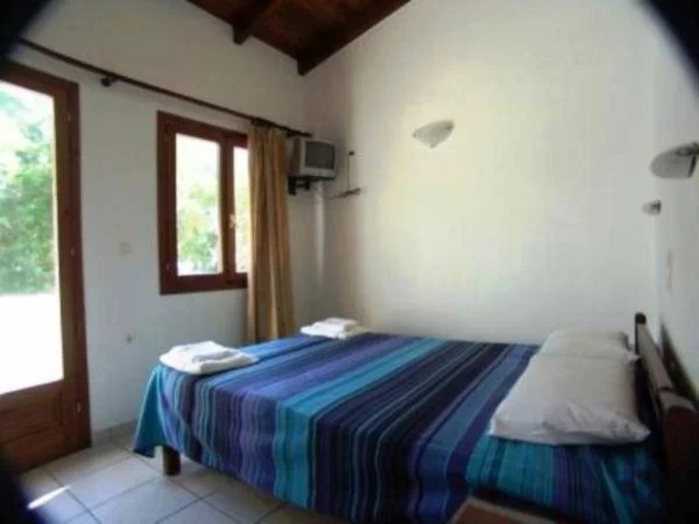 Anavaloussa Apartments