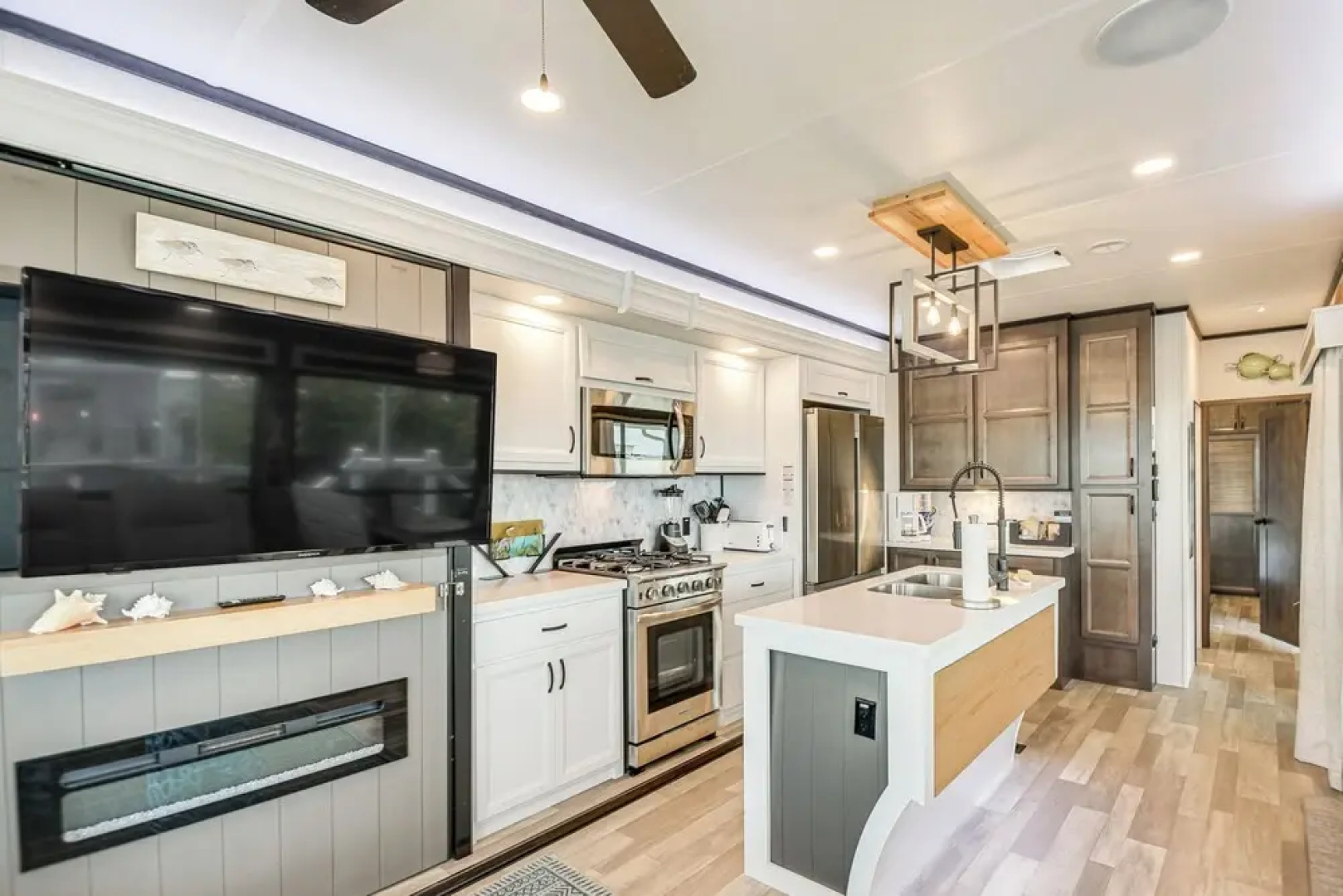 Pools, Boat Ramp & More: Cottage in Virginia Beach