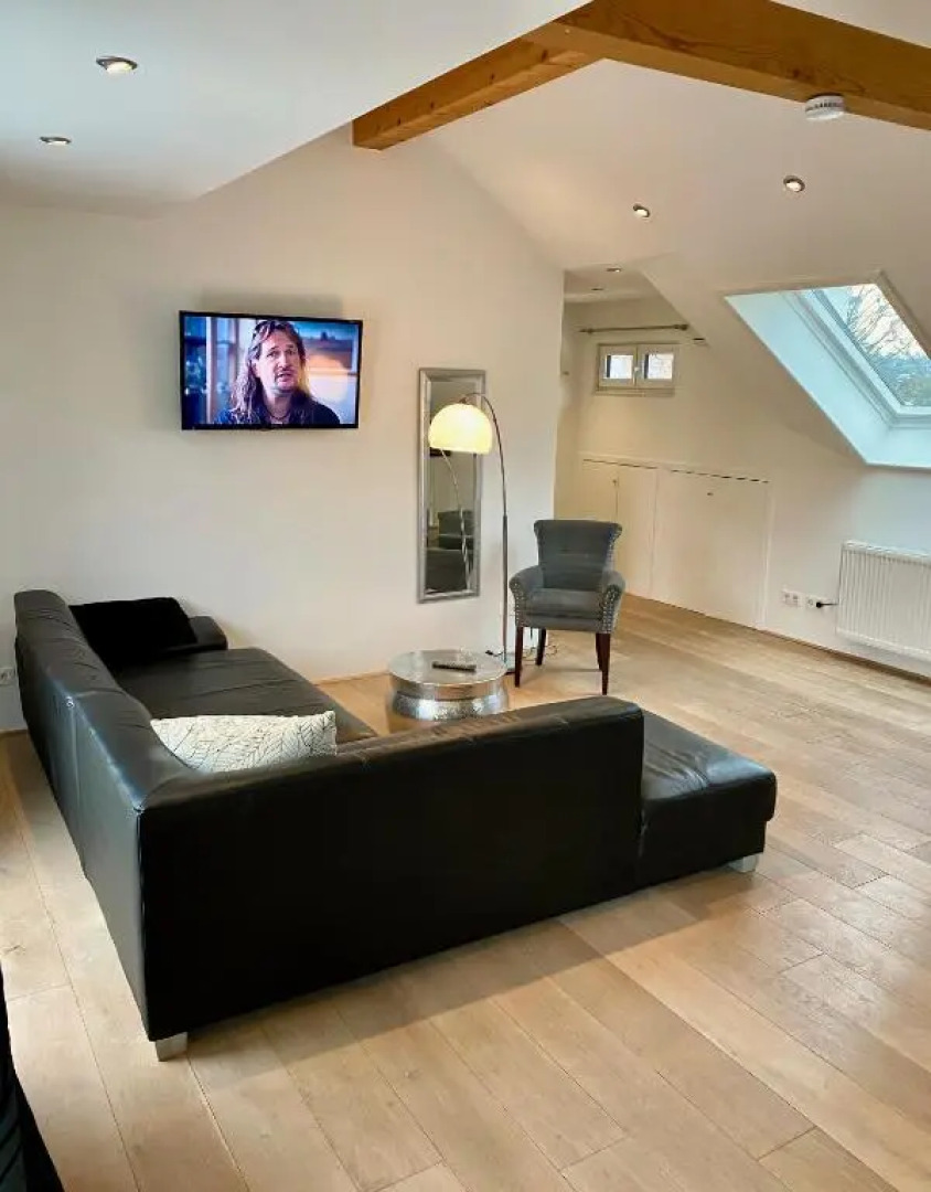 Luxuriöses Studio im Zentrum, Balkon, Kamin, Klima