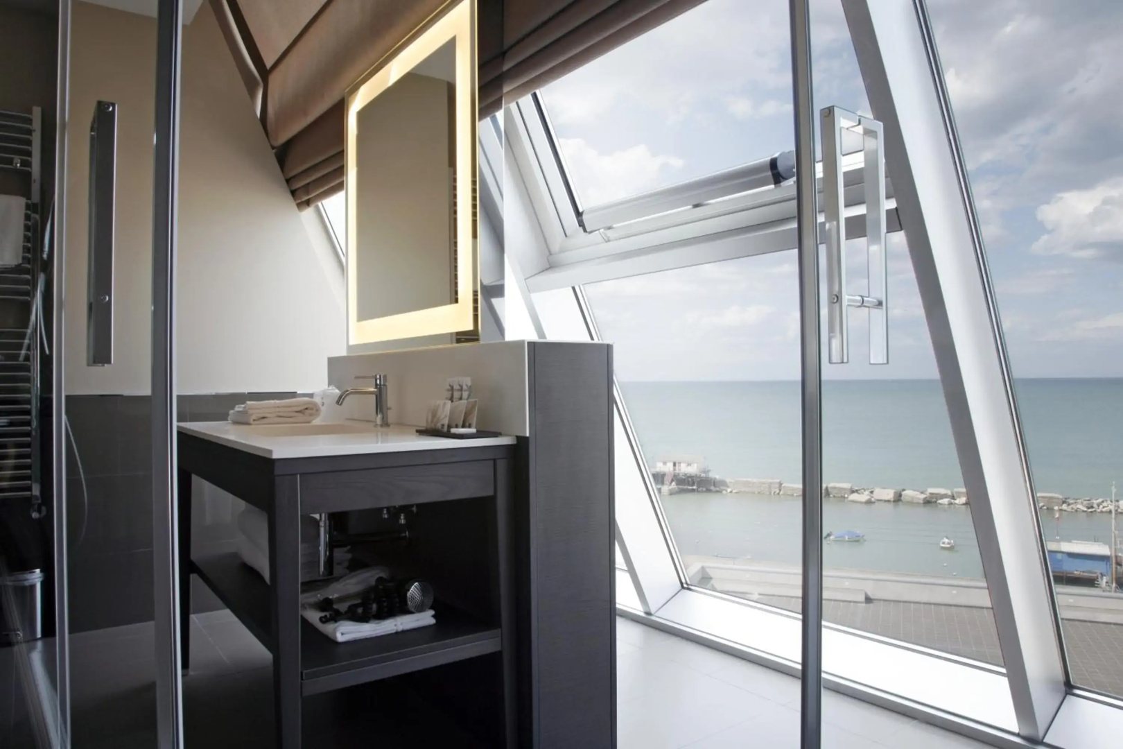 EGO Hotel