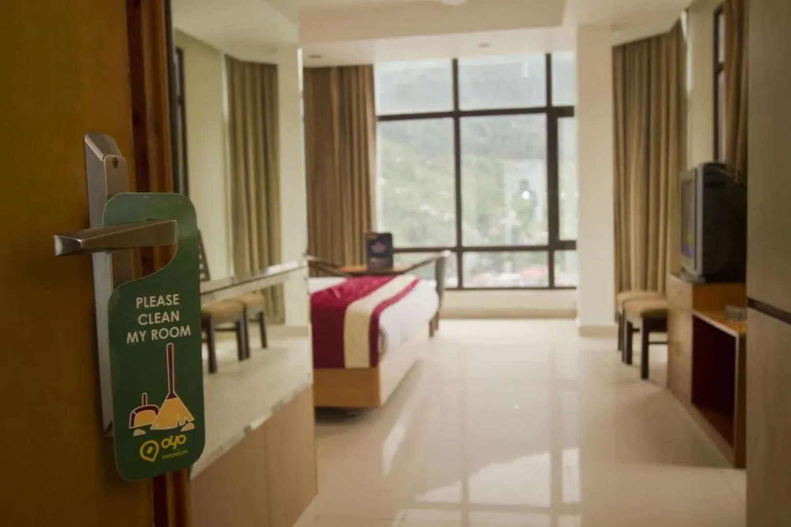 OYO 1492 Hotel Broadway Inn