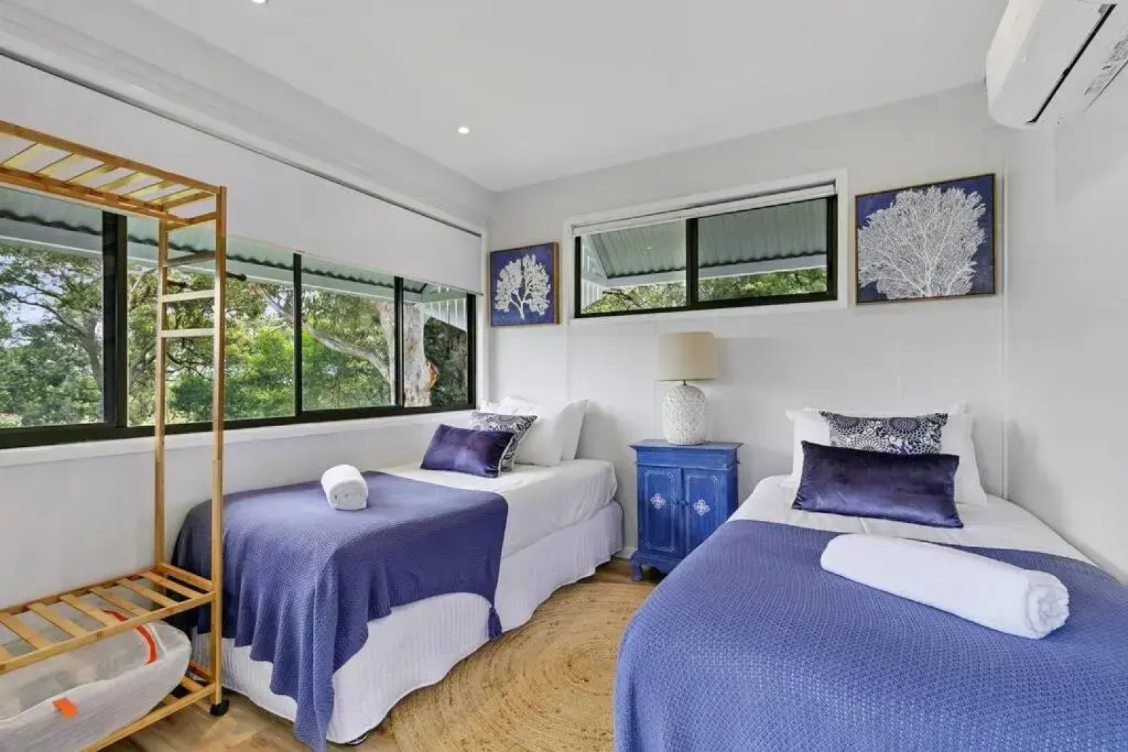 Yarabin - Luxury 6 Bedroom Home With Ocean Views