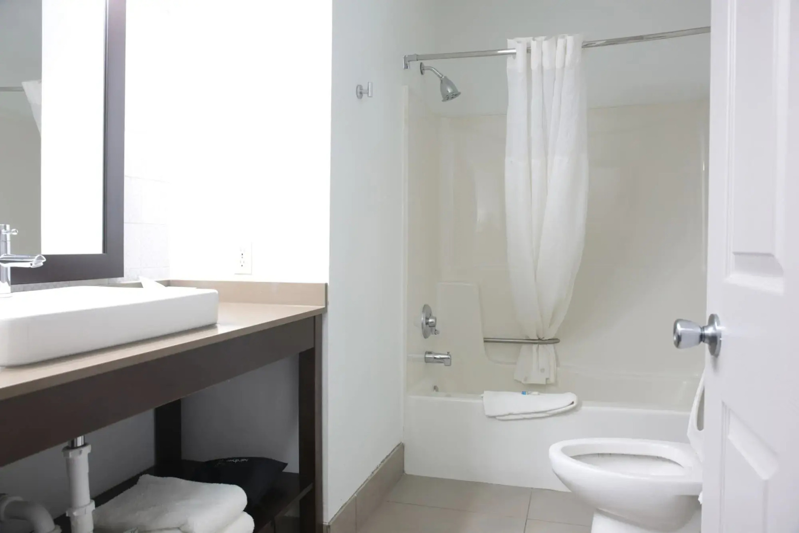 Country Inn & Suites by Radisson, Sparta, WI