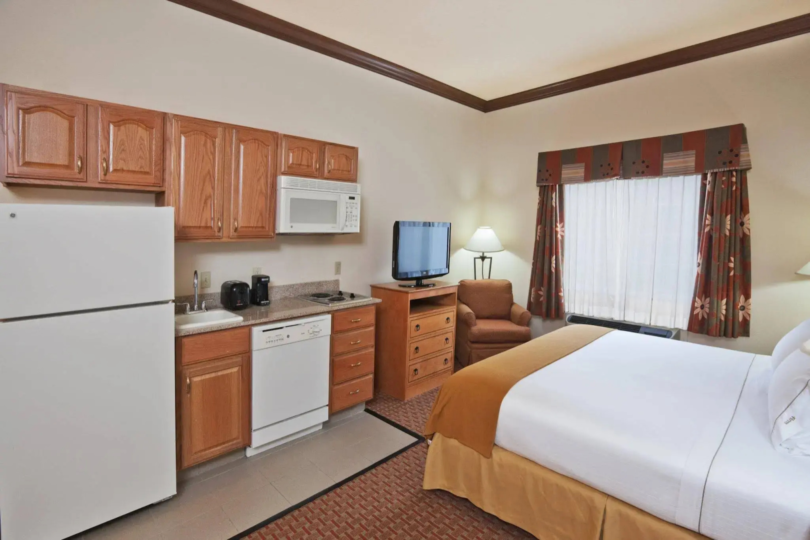 Holiday Inn Express & Suites Glenpool-Tulsa South by IHG
