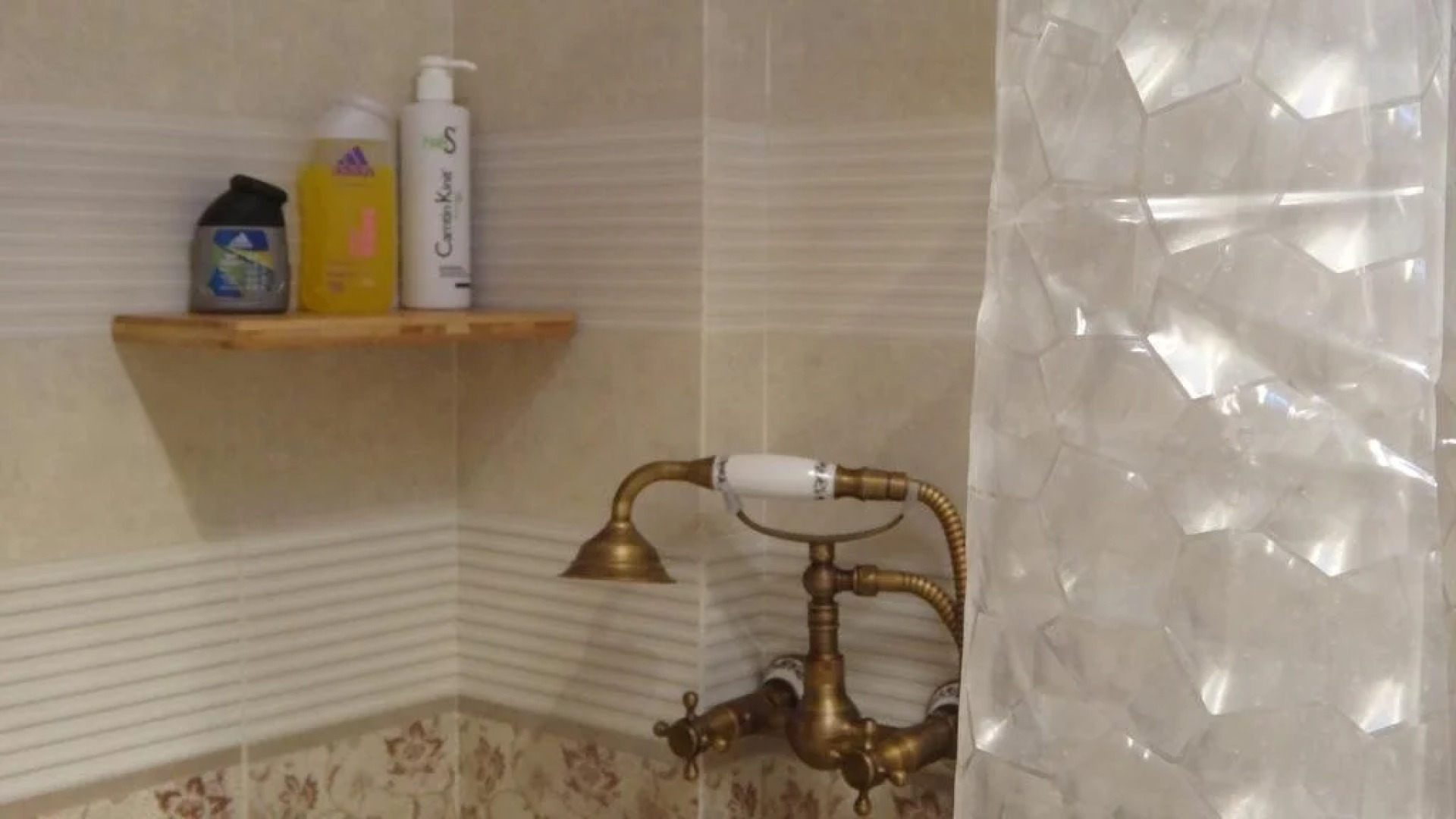 Lijiang Shuhe Caravan