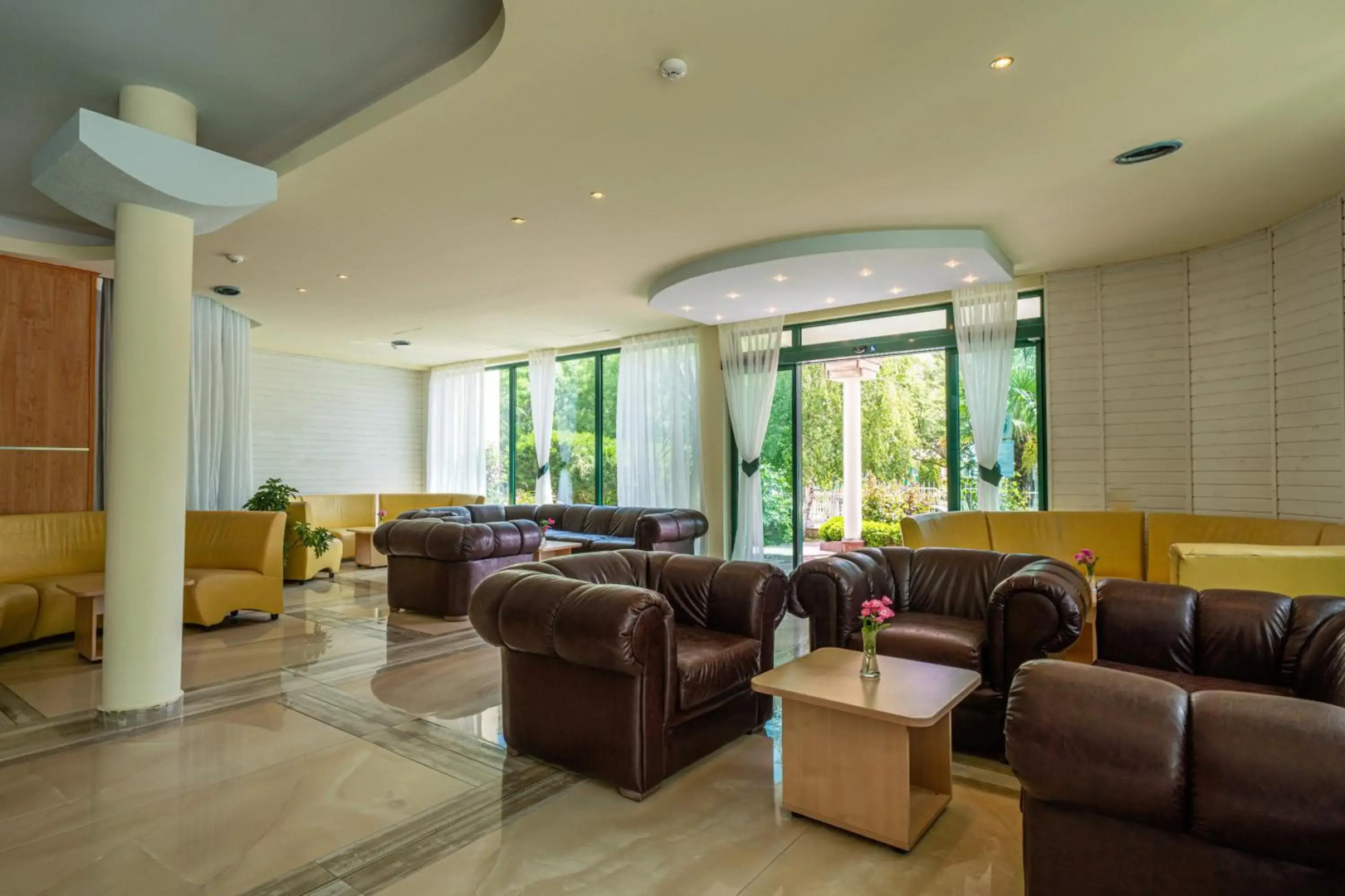 Perla Plaza Hotel