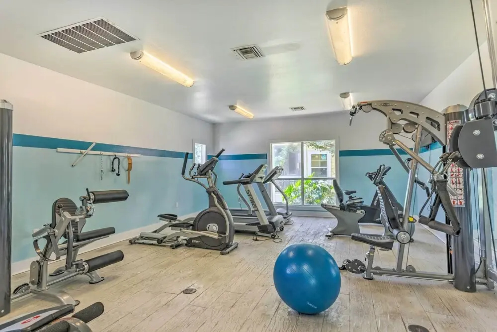 Palm Harbor Home w/ Private Pool, 4 Mi to Beach