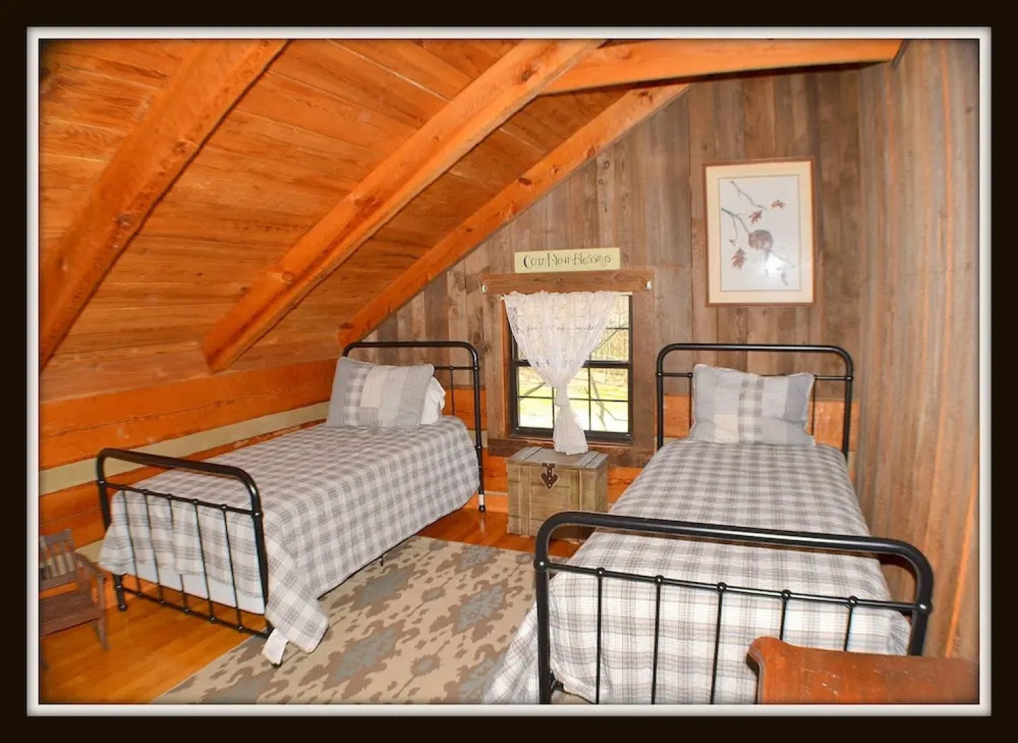 Logged Inn - 3 Br cabin by RedAwning