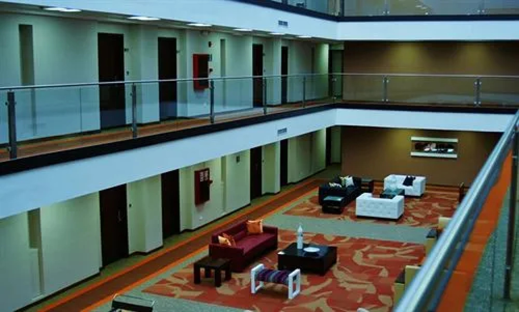 Altamira Village Hotel & Suites