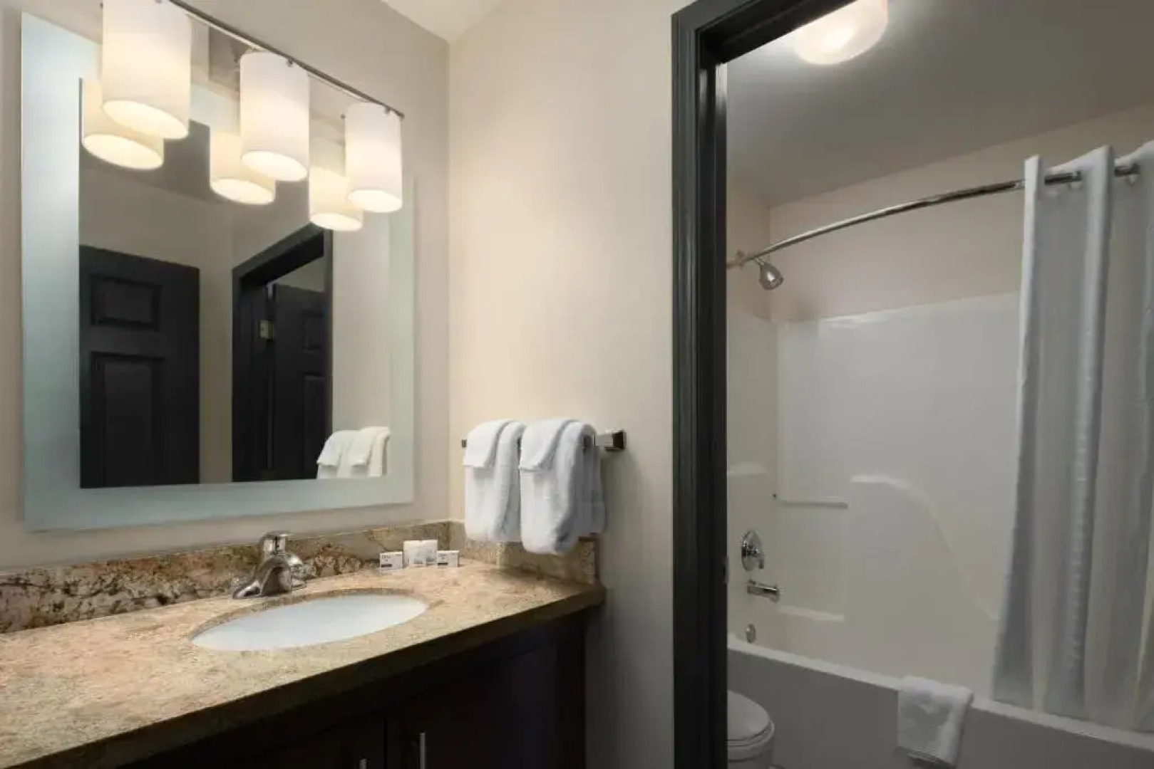 Candlewood Suites St. Louis - St. Charles