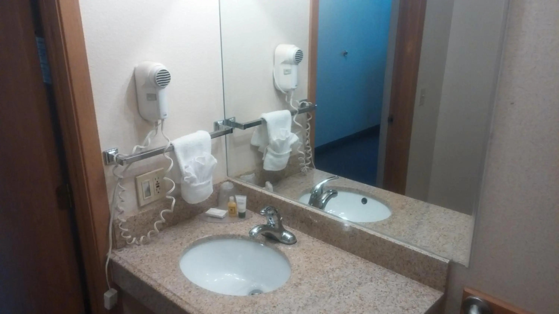 Sunrise Inn Hotel
