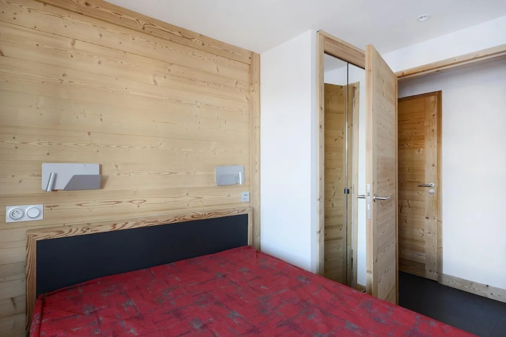 Residence LES Coches 3 Rooms Renovated in a Family Resort at the Bottom of the Slopes Bac524