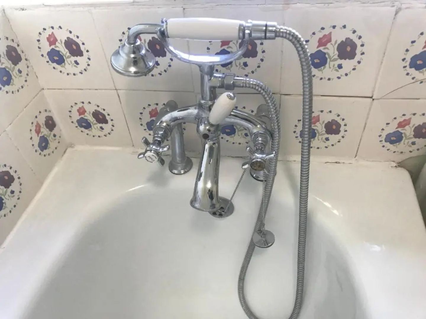 Beautiful Somerset Cottage with garden views.