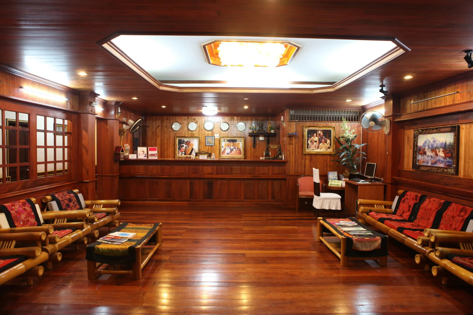 E-Outfitting Vang Thong Hotel