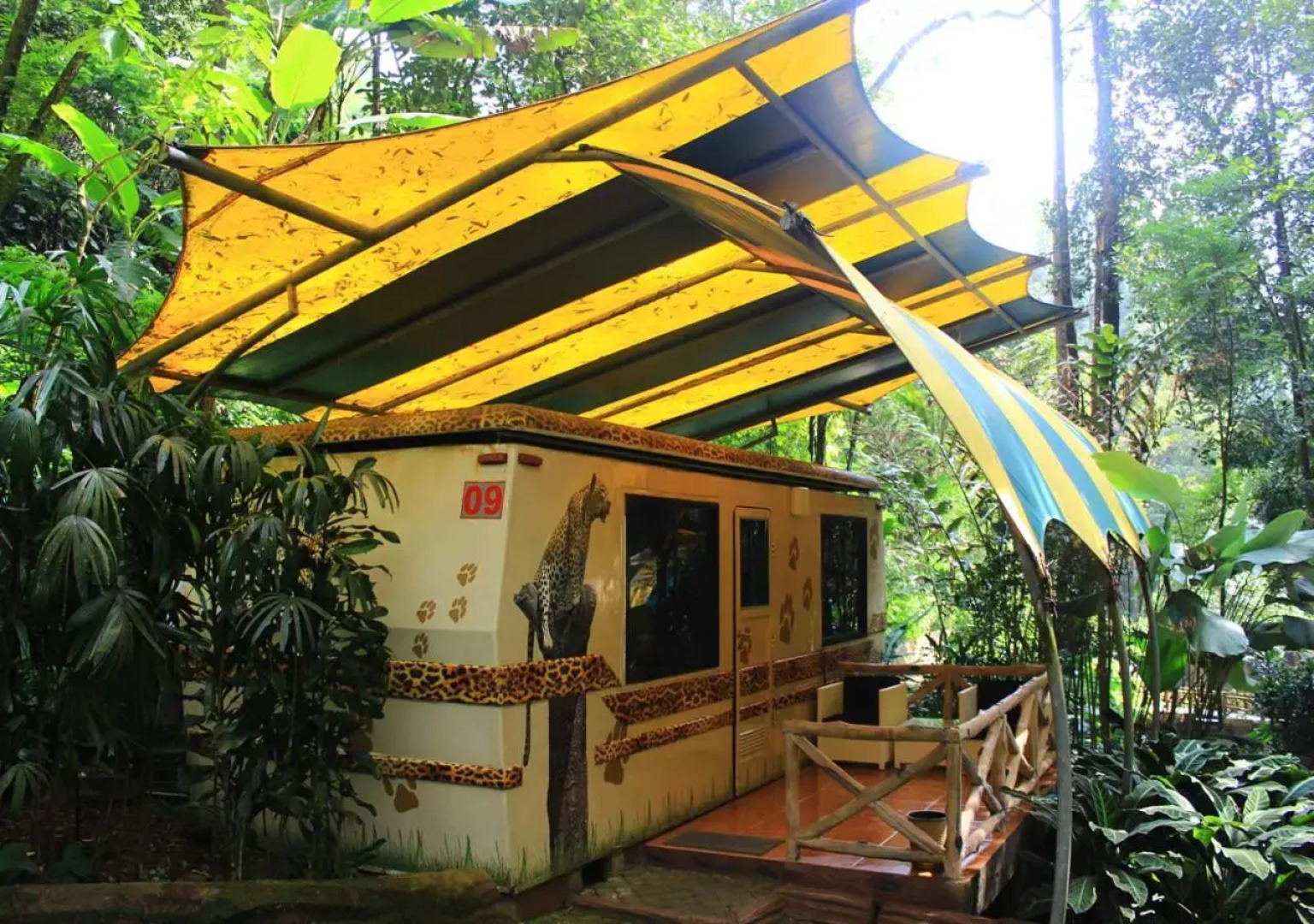 Taman Safari Lodge