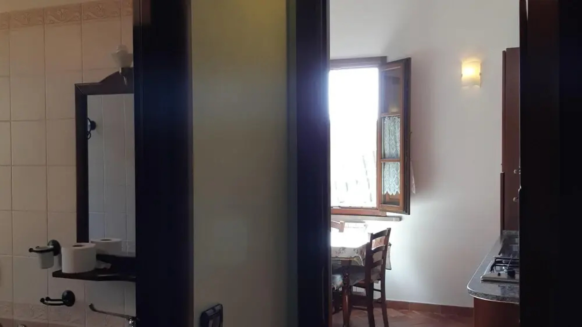 Edera Apartment in a No Kids Farmhouse, up to 6 People