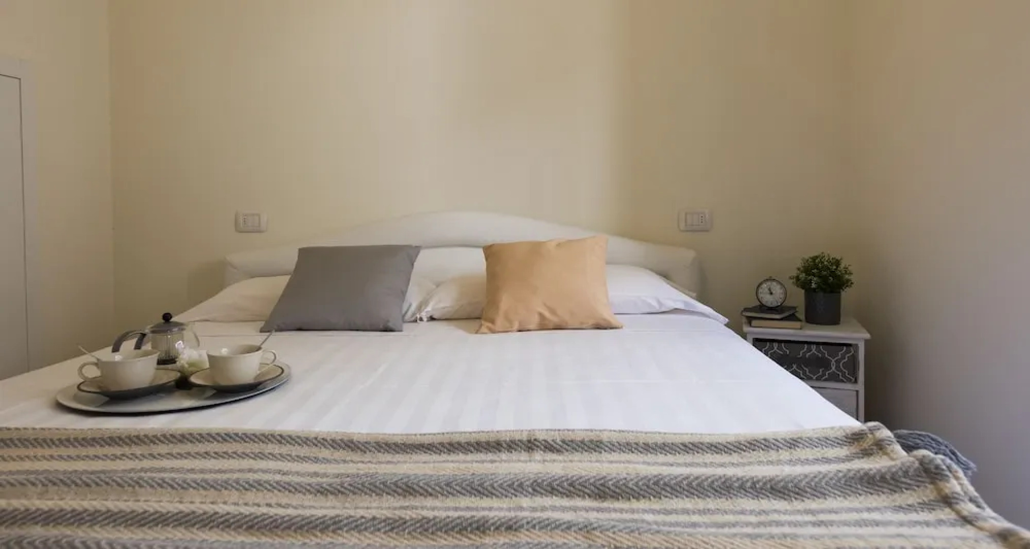 Altido Wood and White With Lake View