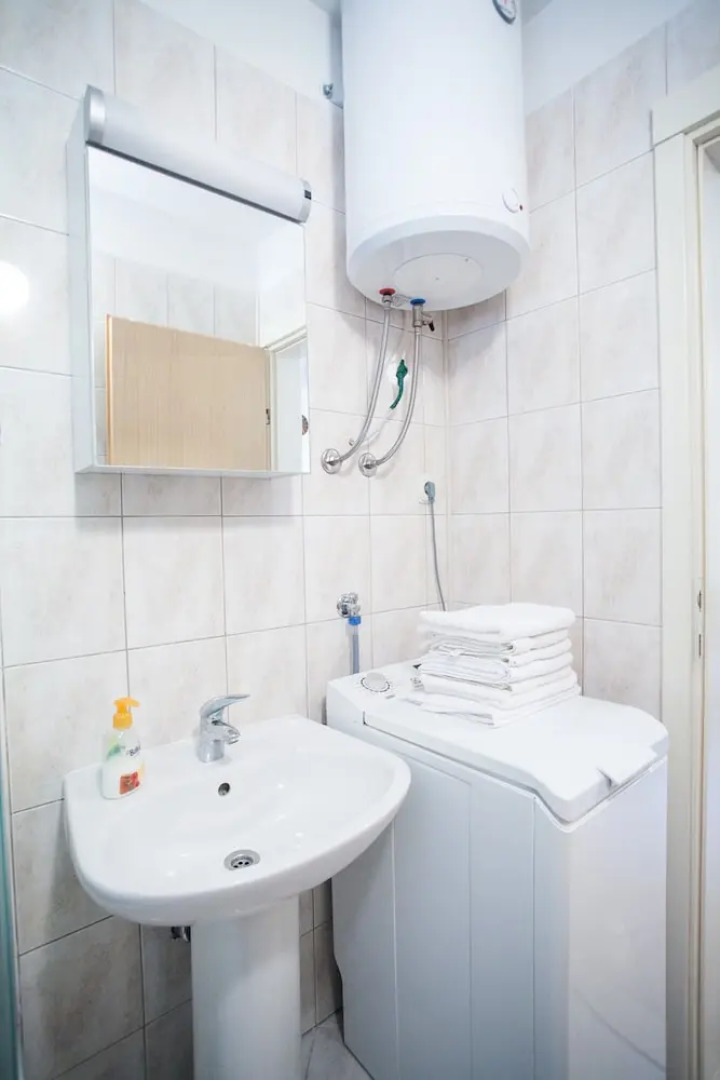 House With Large Garden, Right Next to the River