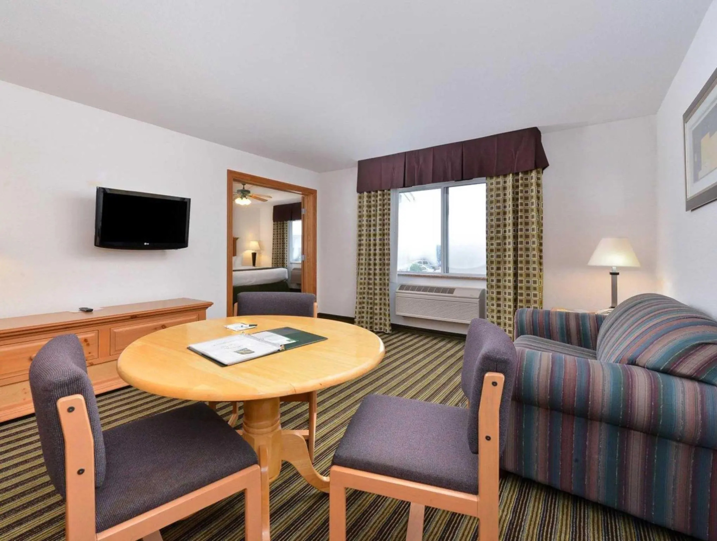 American Inn and Suites