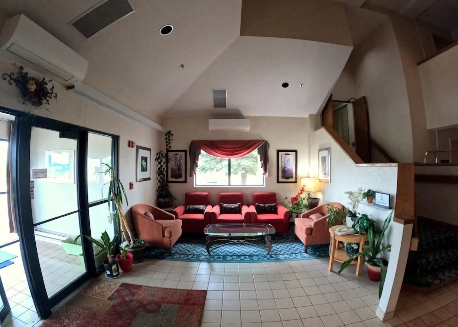 Pleasant Stay Inn & Suites