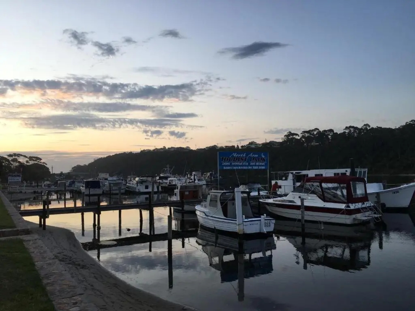 Lakeside Motel Waterfront