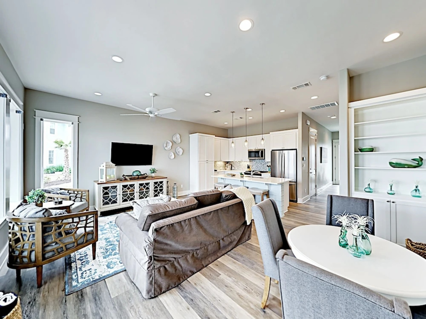 Luxe Waterfront #203 - 2 Br Villa