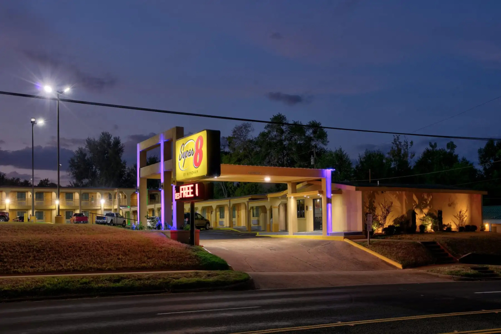 Super 8 by Wyndham Palestine TX