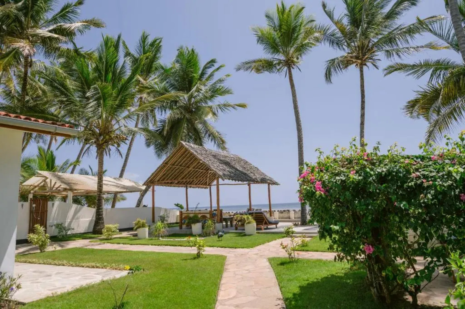 Oasys House - Beautiful Private Beach Front Home