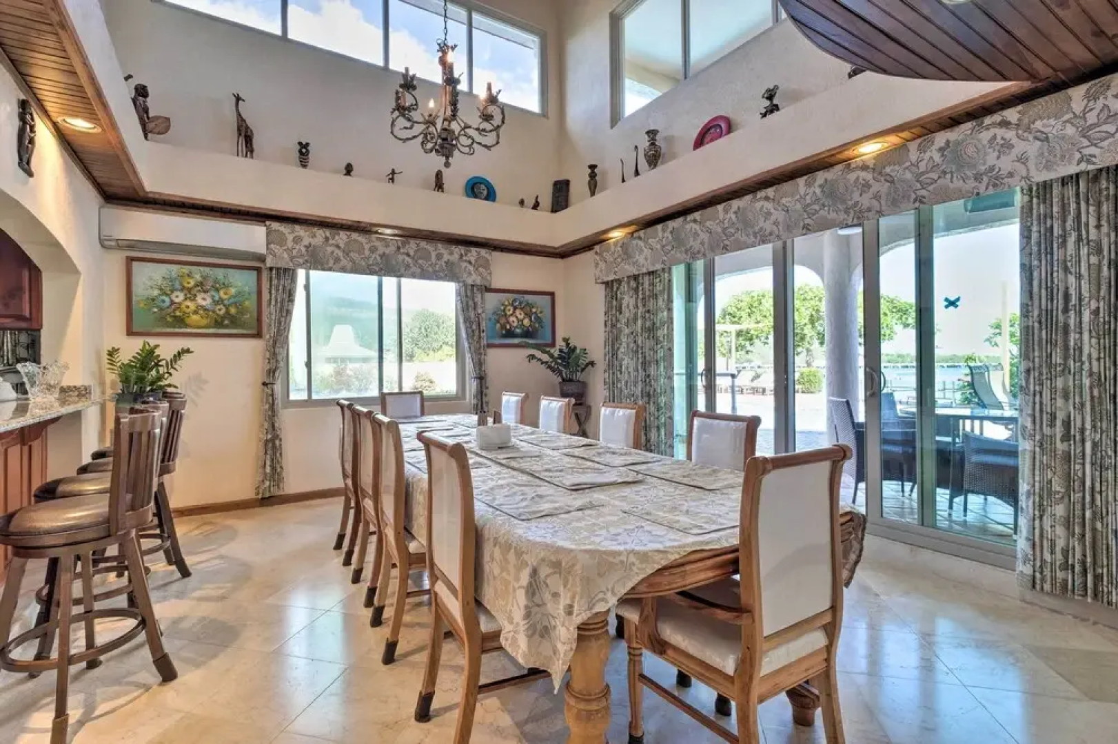 Oceanfront 'majestic Beach House' w/ Gym + Pool!