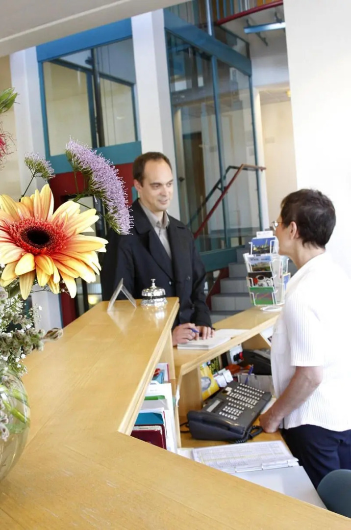 Am Spiegeln dialog.hotel.wien