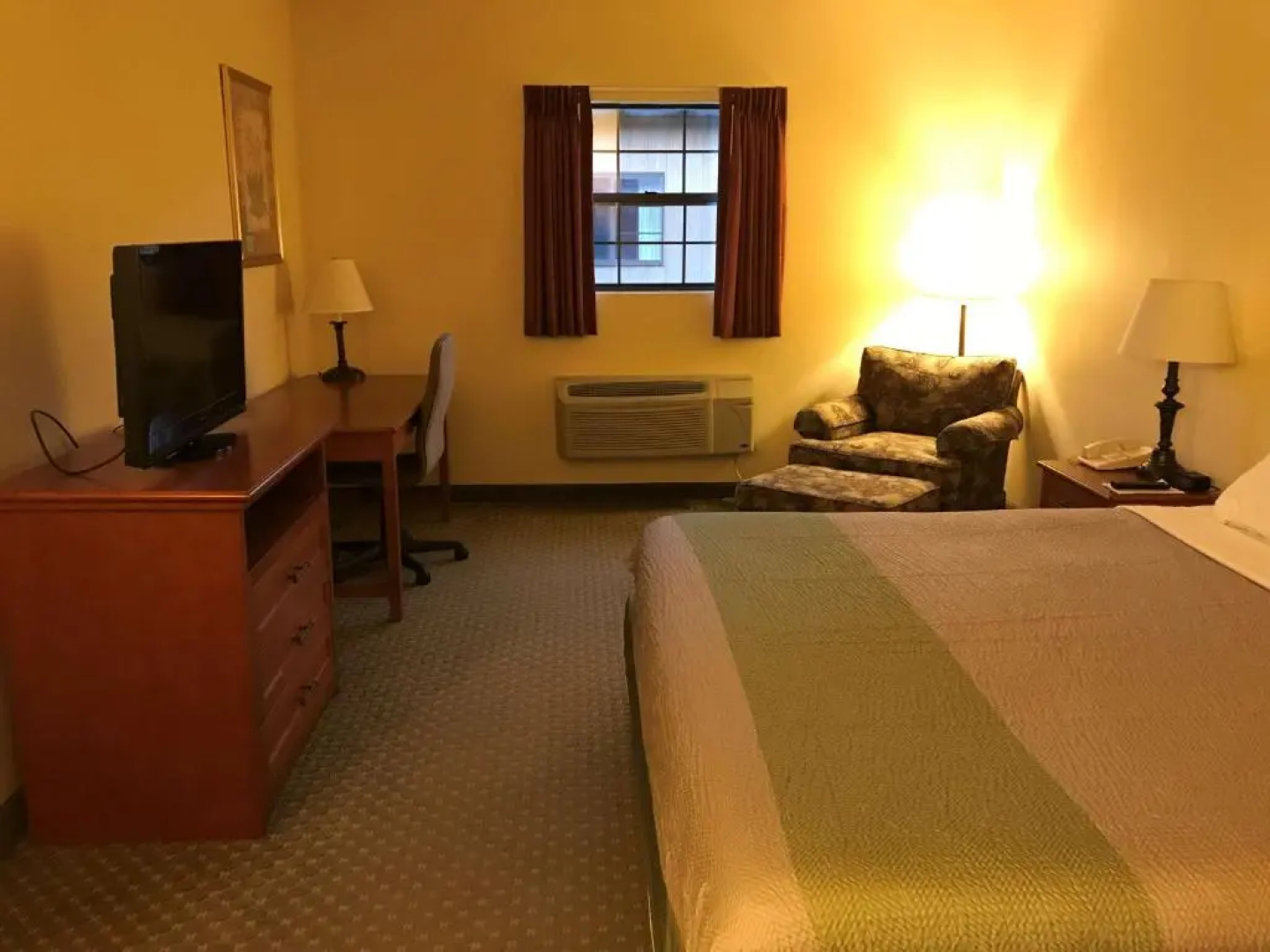 Budget Host - Patriot Inn